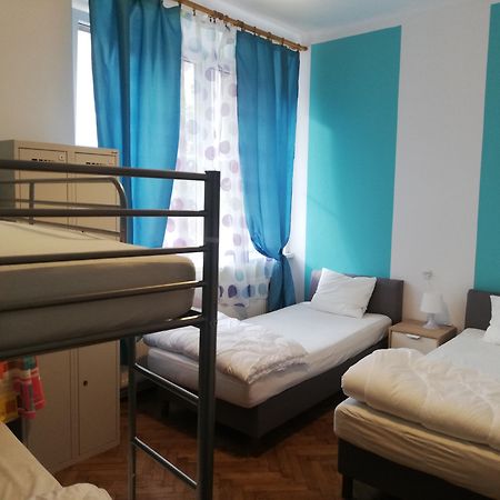 Lorf Hostel&Apartments Krakau Buitenkant foto