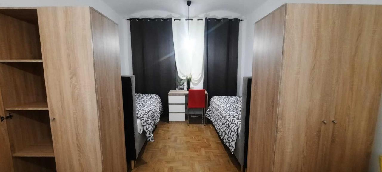 Lorf Hostel&Apartments Krakau Buitenkant foto