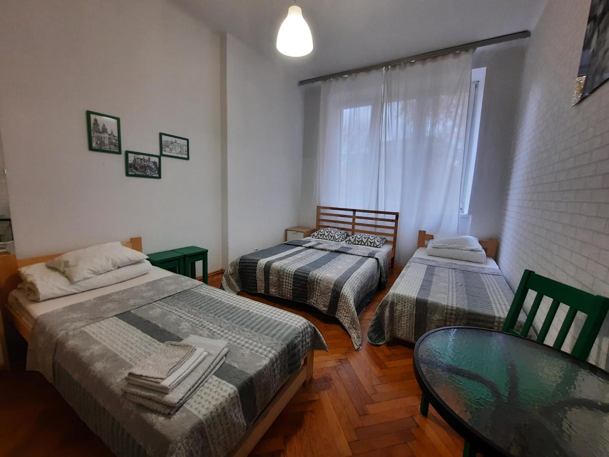 Lorf Hostel&Apartments Krakau Buitenkant foto