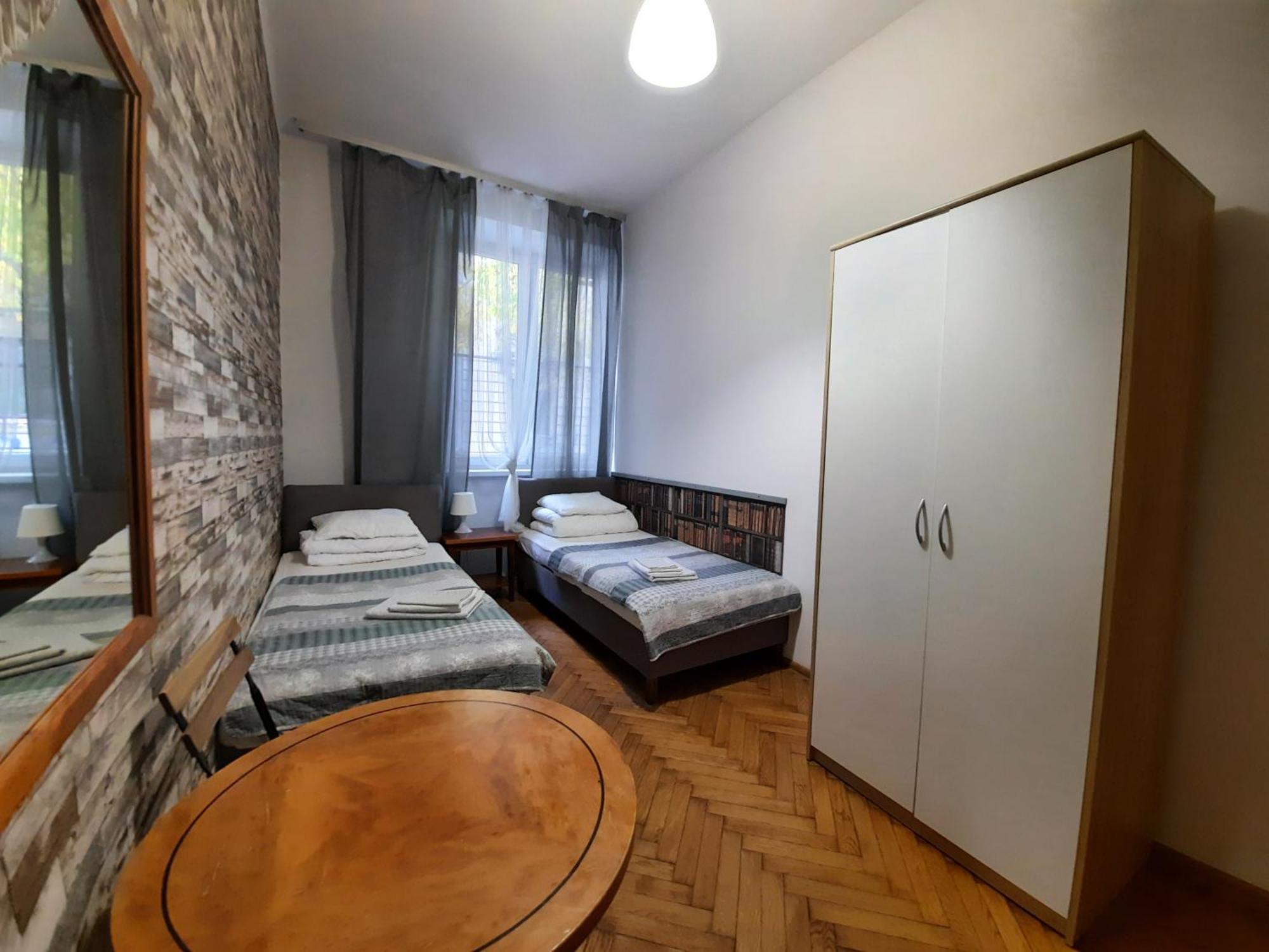 Lorf Hostel&Apartments Krakau Buitenkant foto