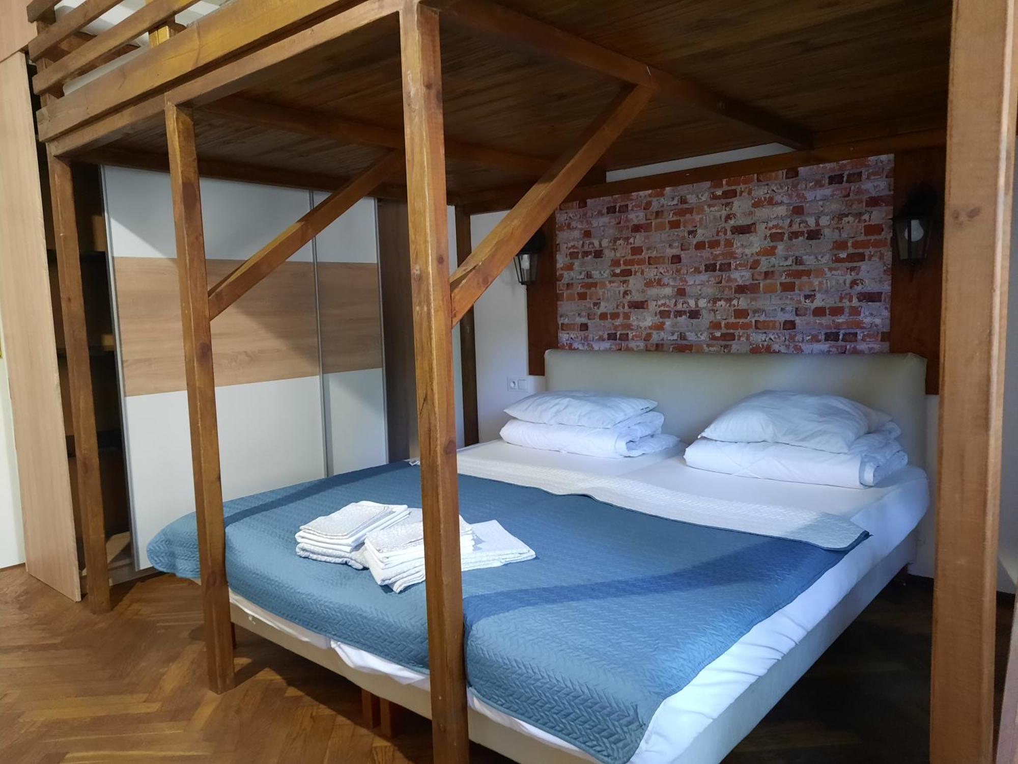 Lorf Hostel&Apartments Krakau Buitenkant foto