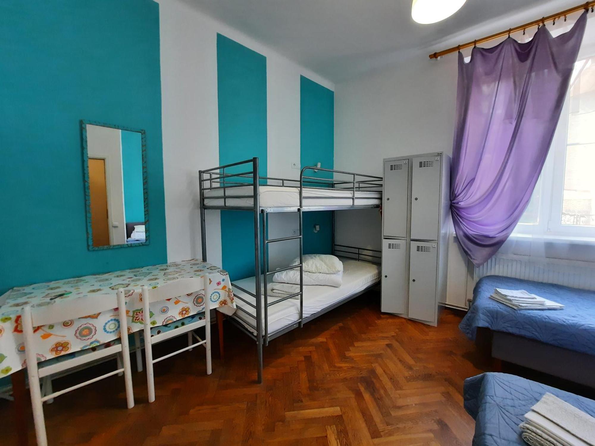 Lorf Hostel&Apartments Krakau Buitenkant foto