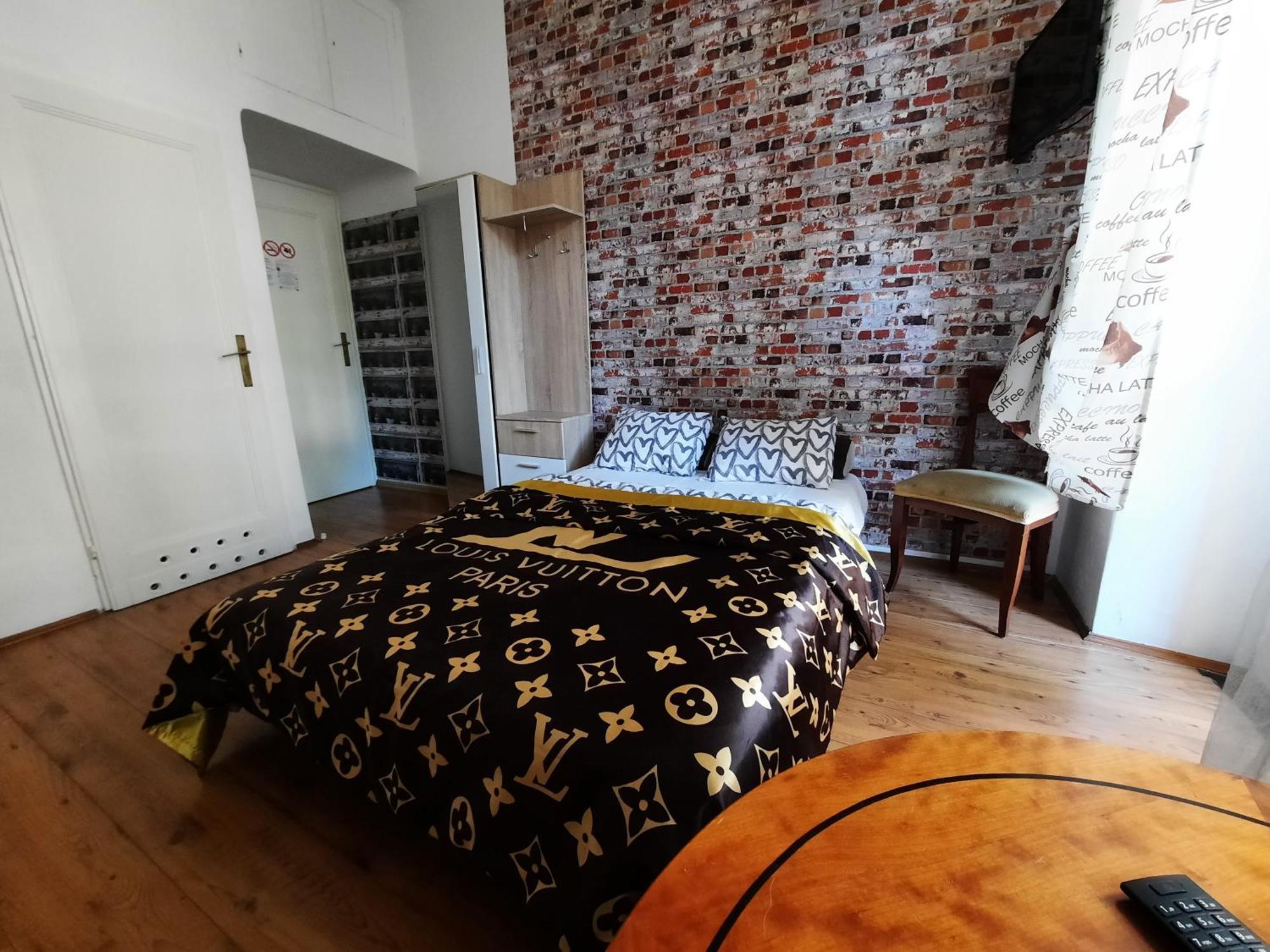 Lorf Hostel&Apartments Krakau Buitenkant foto